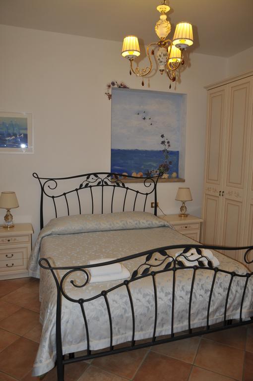Viola Di Mare Rooms And Parking Termoli Szoba fotó